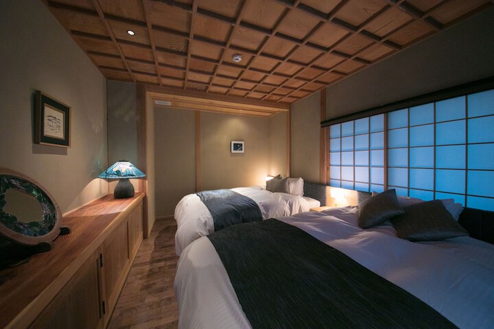 Room 8 of 86