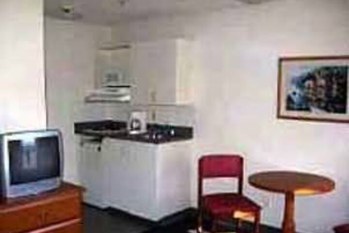 Room 4 of 5