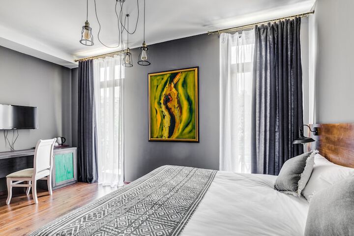 Room 6 of 57