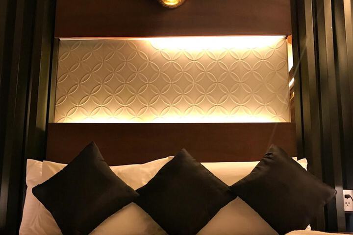 Room 10 of 61