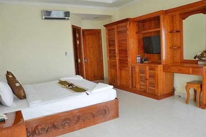Room 12 of 22
