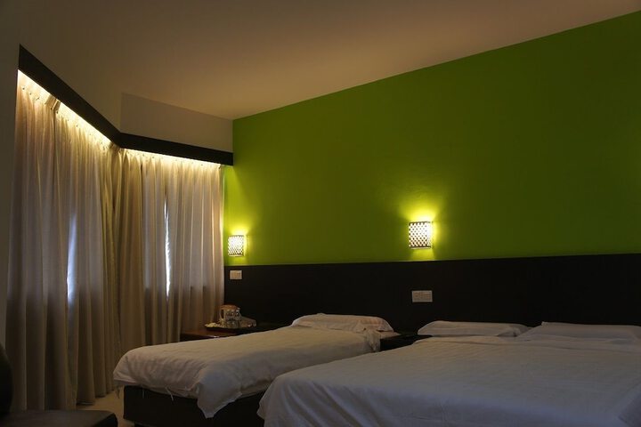 Room 8 of 24
