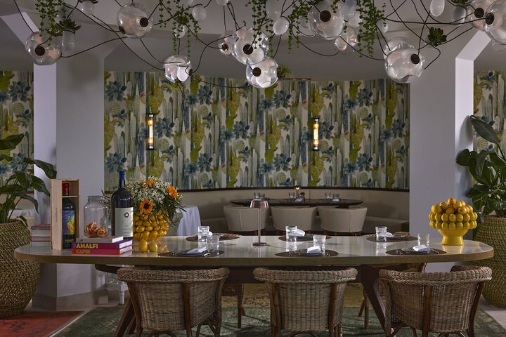 Dining 195 of 244