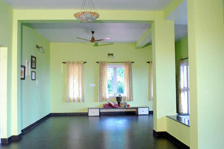 Room 7 of 32