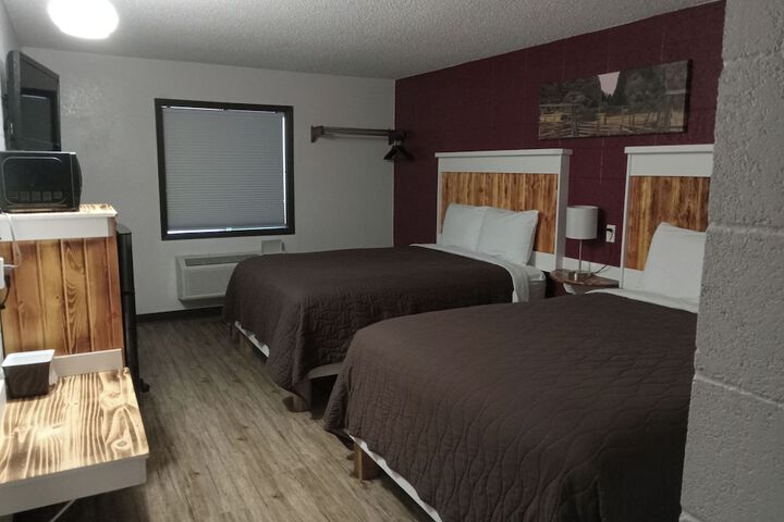 Room 4 of 12