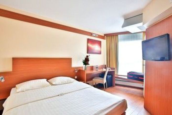 Room 36 of 69