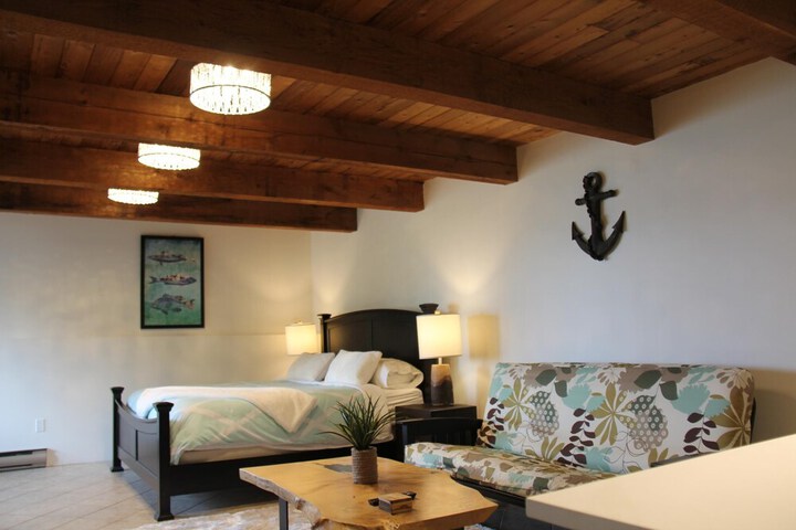 Room 4 of 48