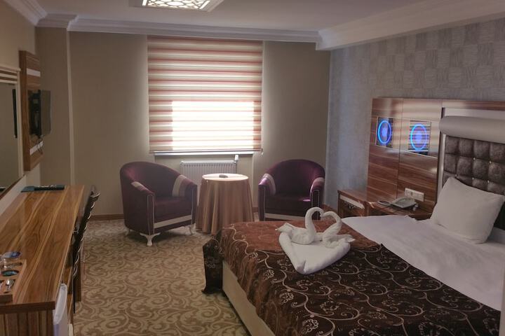 Room 10 of 44