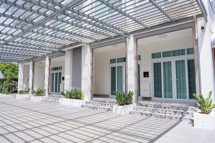Hotel 255 of 272
