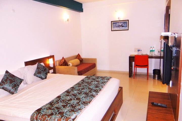 Room 13 of 20