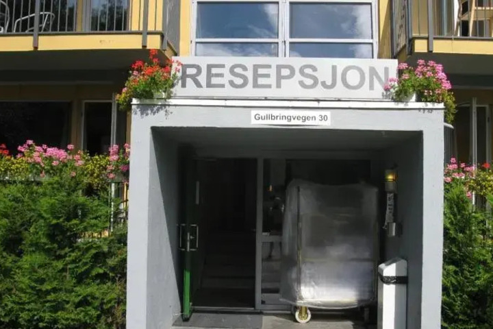 BO SOMMERMOTEL GULLBRING
