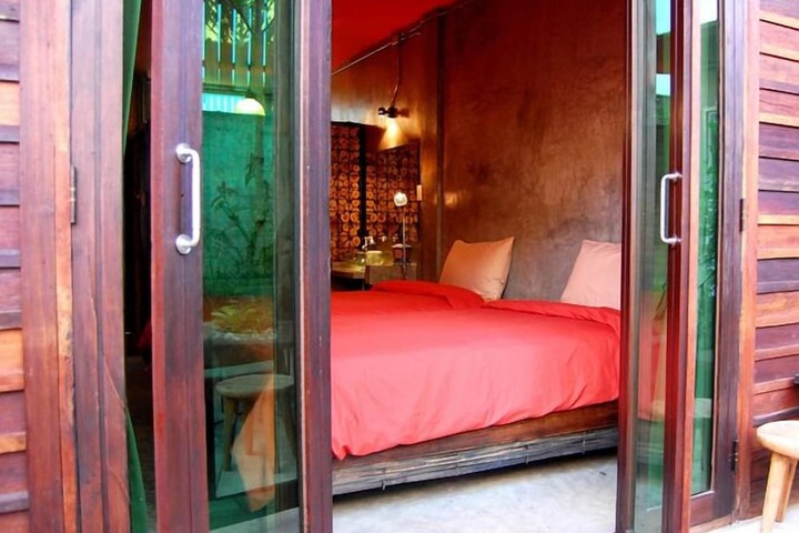 Room 25 of 47
