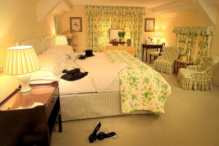 Room 8 of 48
