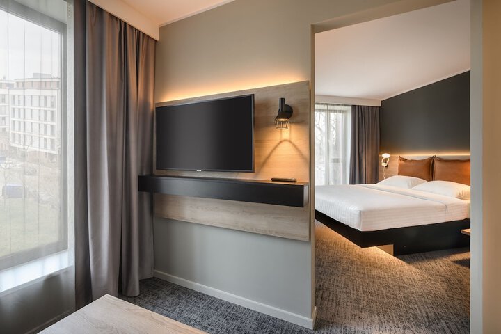 Room 18 of 87
