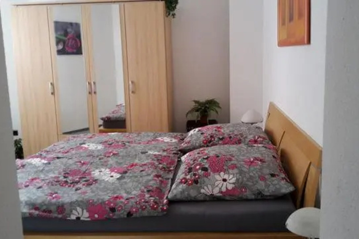 Room 6 of 19