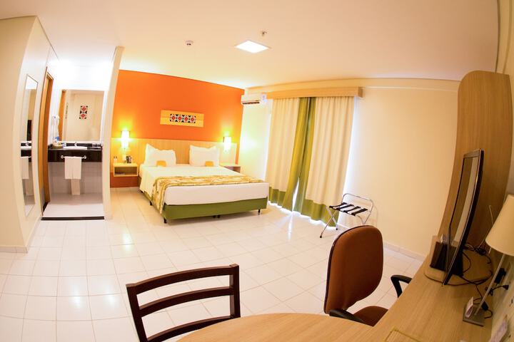 Room 17 of 38