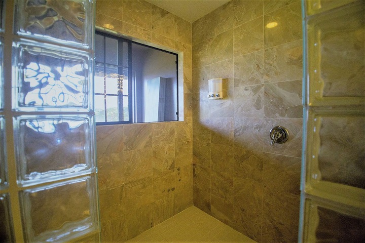 Room 42 of 61