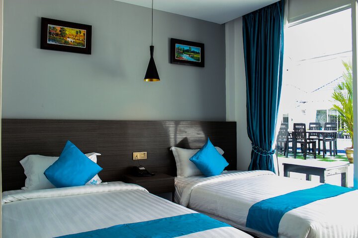 Room 12 of 51