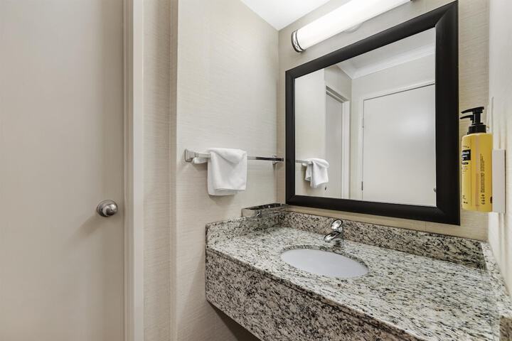 Room 42 of 61