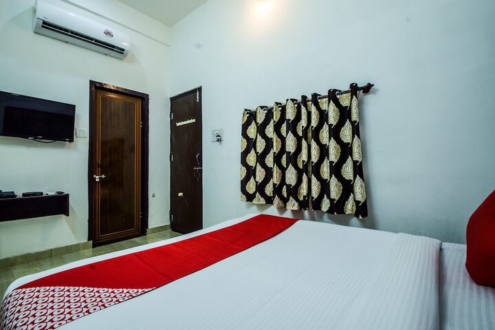 Room 8 of 18