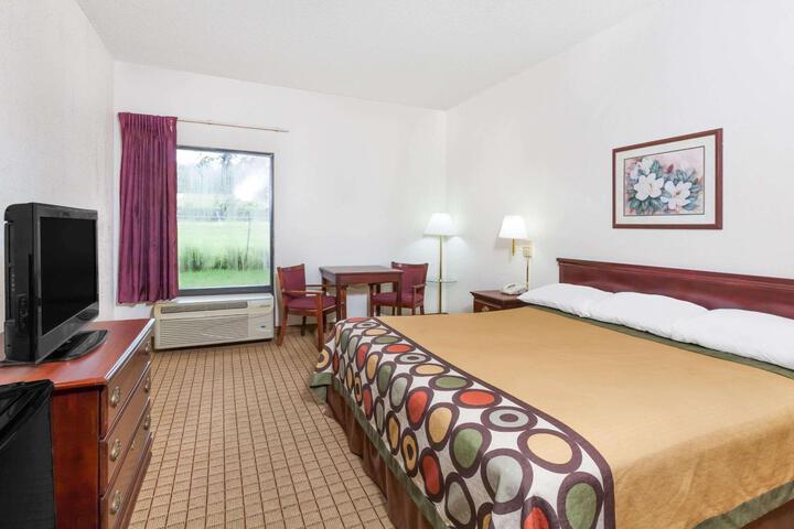 1 King Bed (8 of 14)