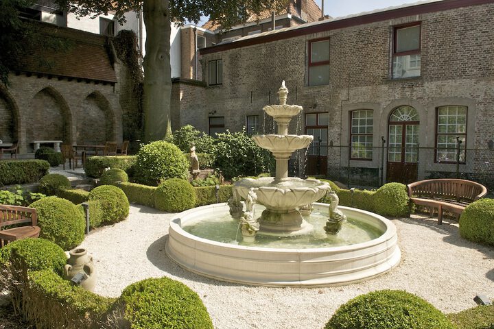 Hotel Exterior 123 of 128