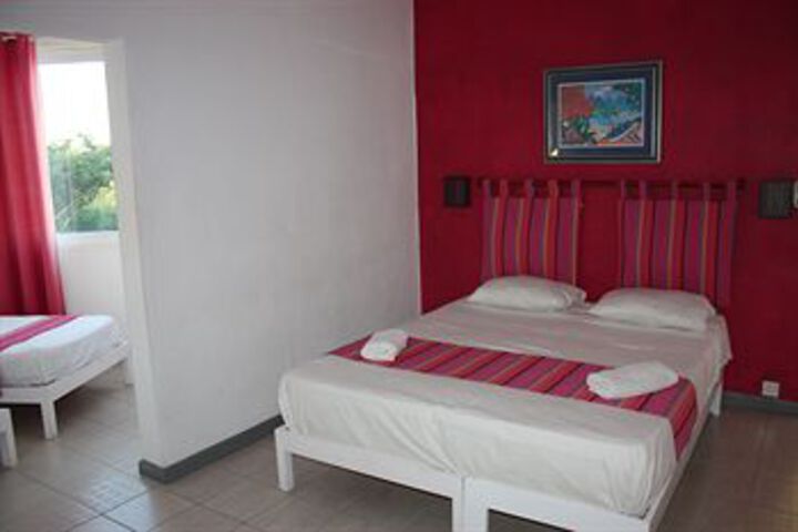 Room 12 of 33