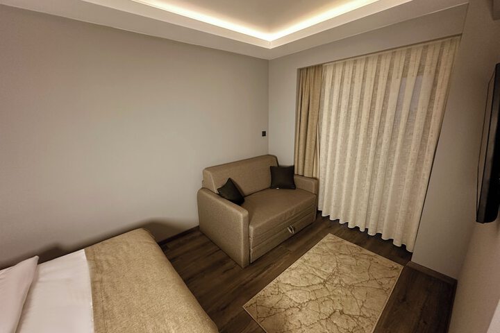 Room 36 of 74