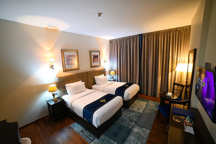 Room 14 of 48