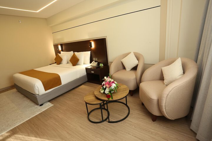 Room 53 of 140