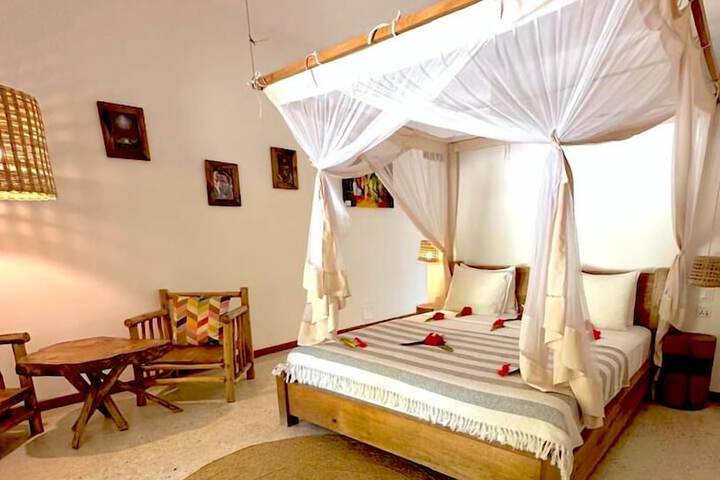 Room 4 of 90