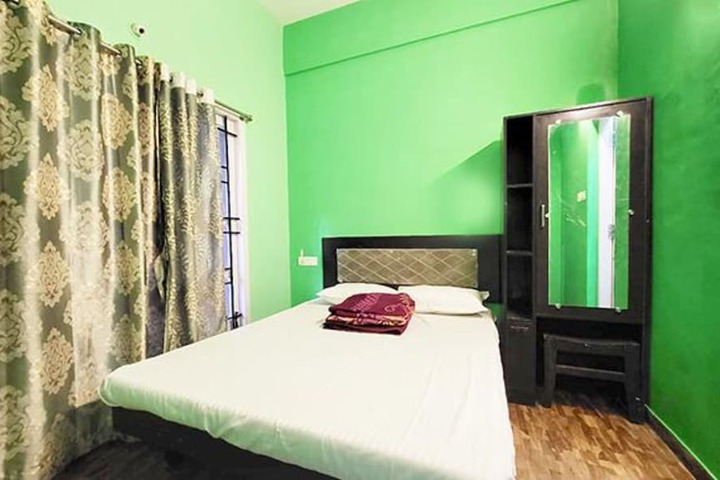 Room 10 of 16