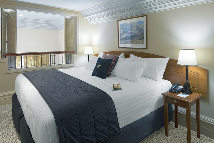 Room 6 of 25