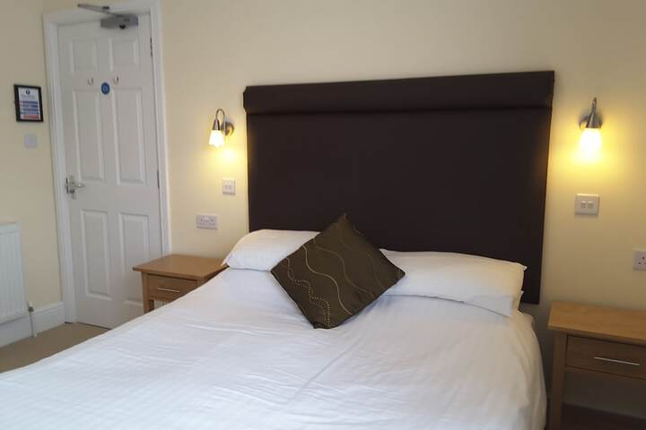 Room 4 of 86