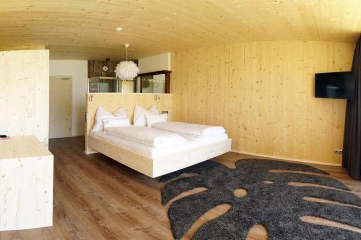 Room 3 of 22