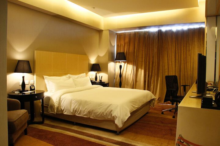 Room 8 of 35