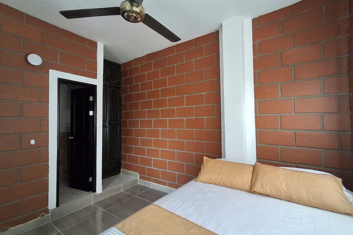 Room 8 of 95