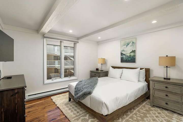 Room 11 of 193