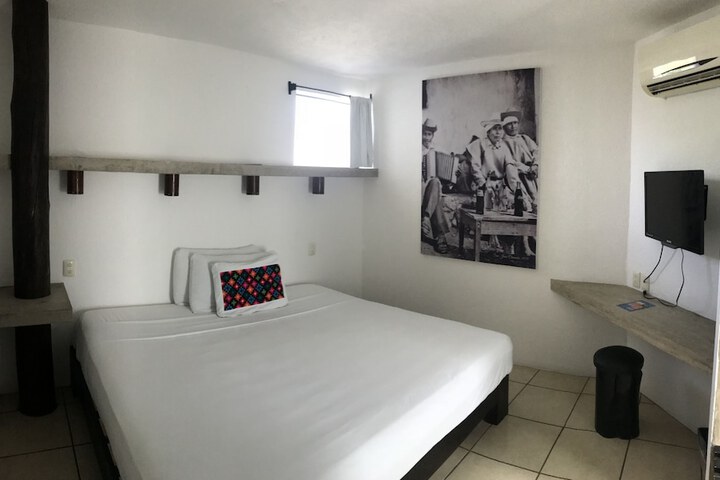 Room 8 of 34