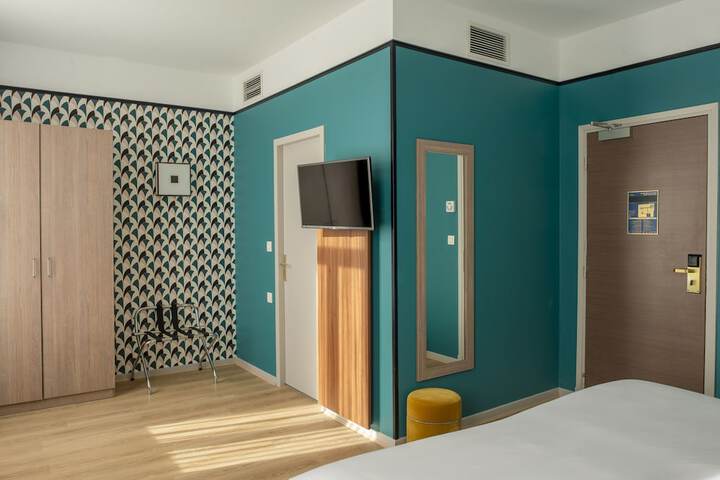 Room 10 of 44