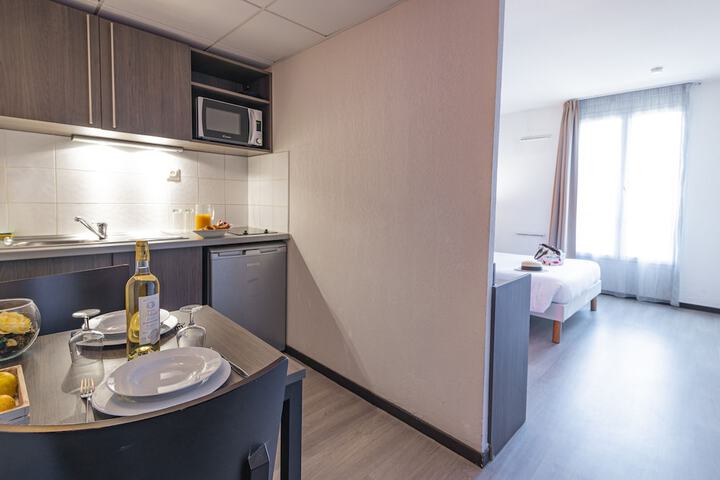 Room 4 of 40