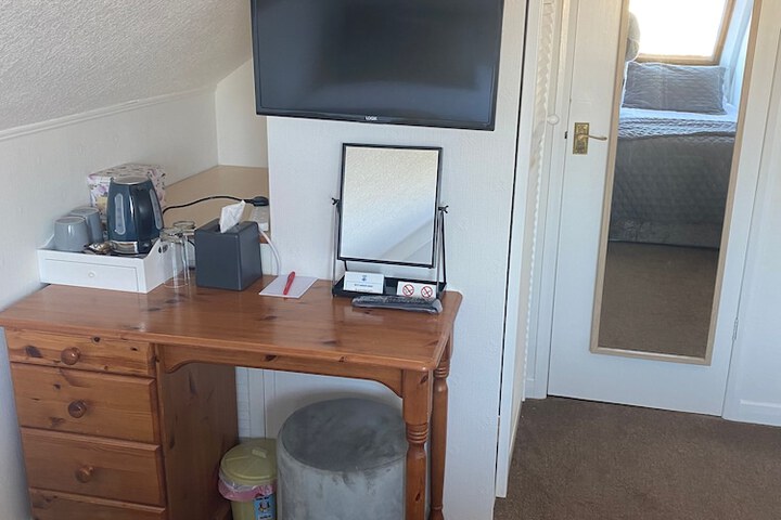 Room 21 of 128