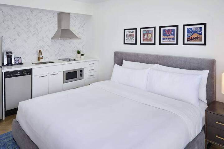 Room 14 of 33