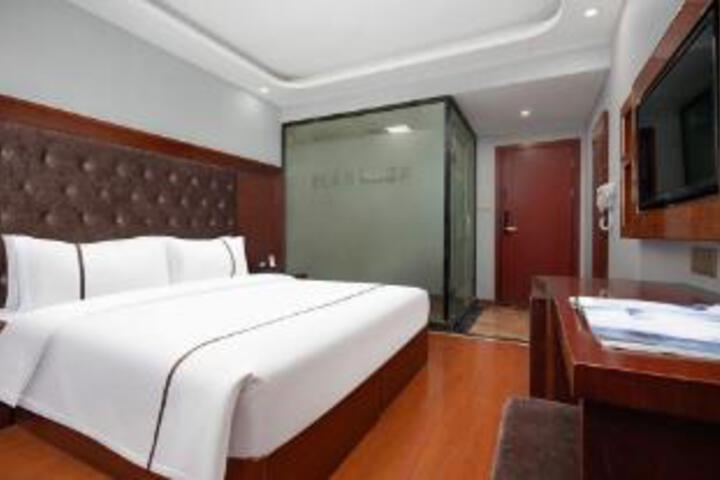 Room 5 of 6