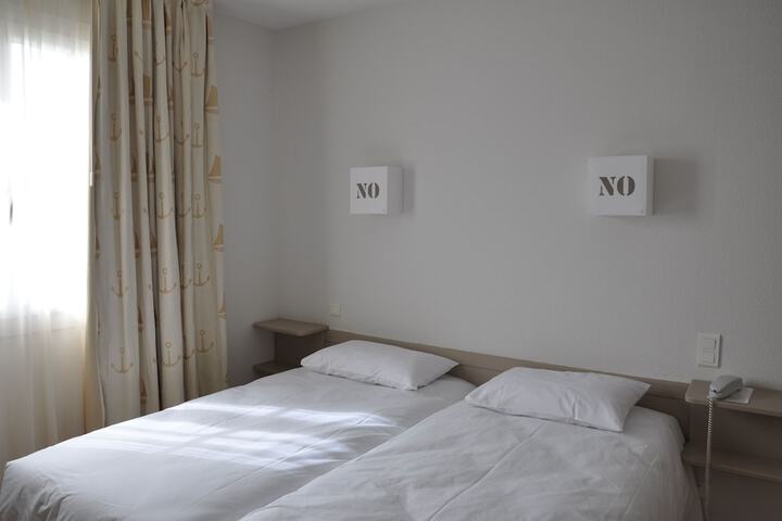 Room 2 of 34