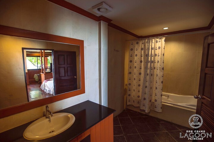 Room 30 of 52