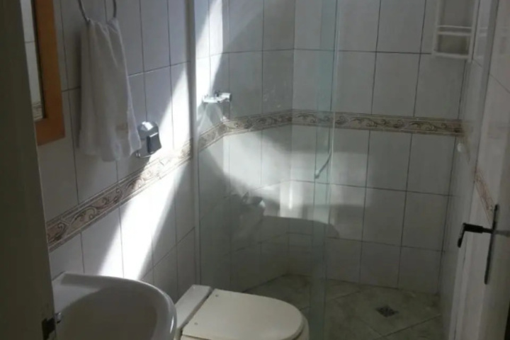 Room 8 of 14
