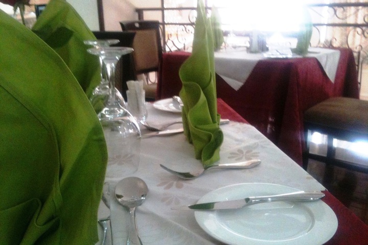 Dining 27 of 39