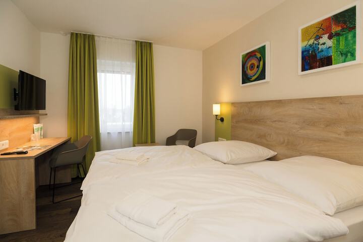 Room 29 of 85