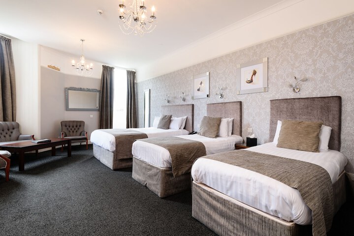 Room 26 of 232